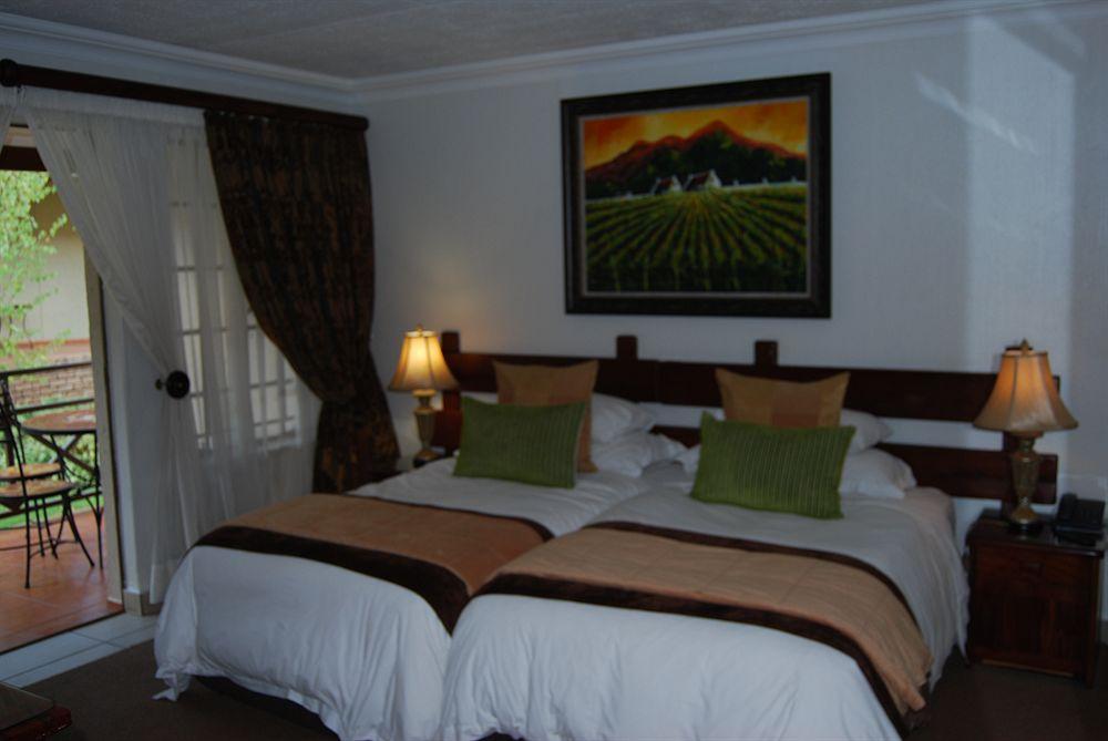 Afrique Boutique Hotel O.R. Tambo Боксбург Экстерьер фото