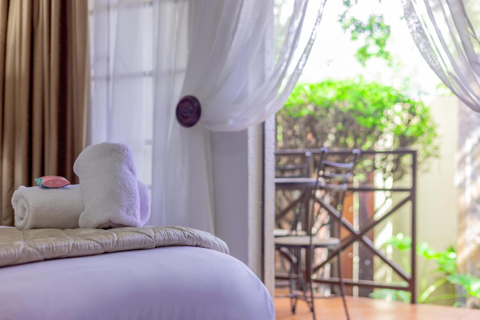 Afrique Boutique Hotel O.R. Tambo Боксбург Экстерьер фото