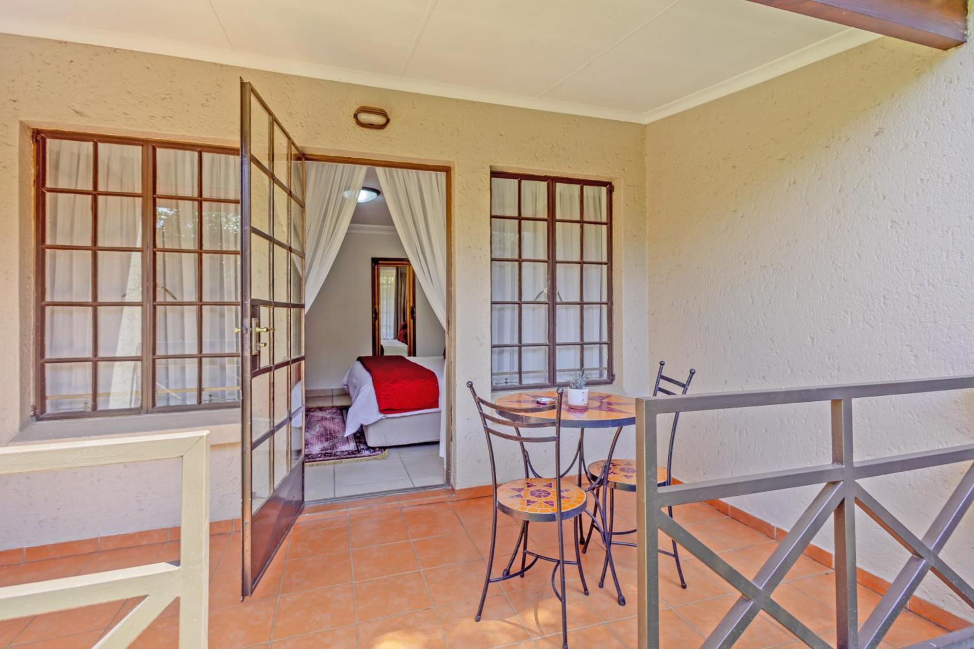 Afrique Boutique Hotel O.R. Tambo Боксбург Экстерьер фото